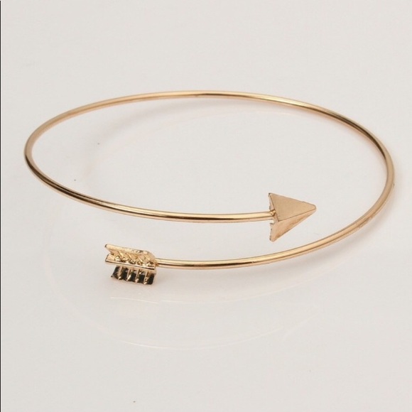 🌞  NEW Arrow Bangle Bracelet - Gold 💫 - Picture 6 of 6